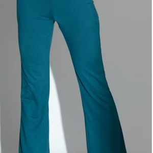 Comfort-Fit High Waist Flared Yoga Pants in Teal Green