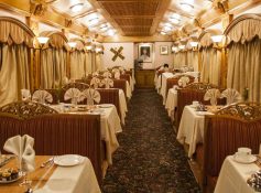 Luxury Trains in India to show you the royalty in travel