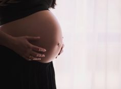 Expert Guidance on Risks and Precautions for Expectant Mothers During Late Pregnancy